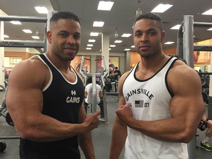Hodgetwins Eat Fast Food To Stay Lean And Make Gains.