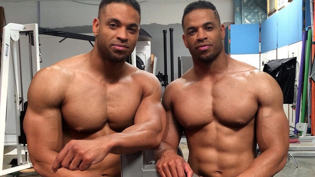 Hodgetwins Eat Fast Food To Stay Lean and Make Gains